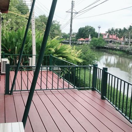 Nung Ni Bang Khon Thi Resort Amphawa Exterior photo