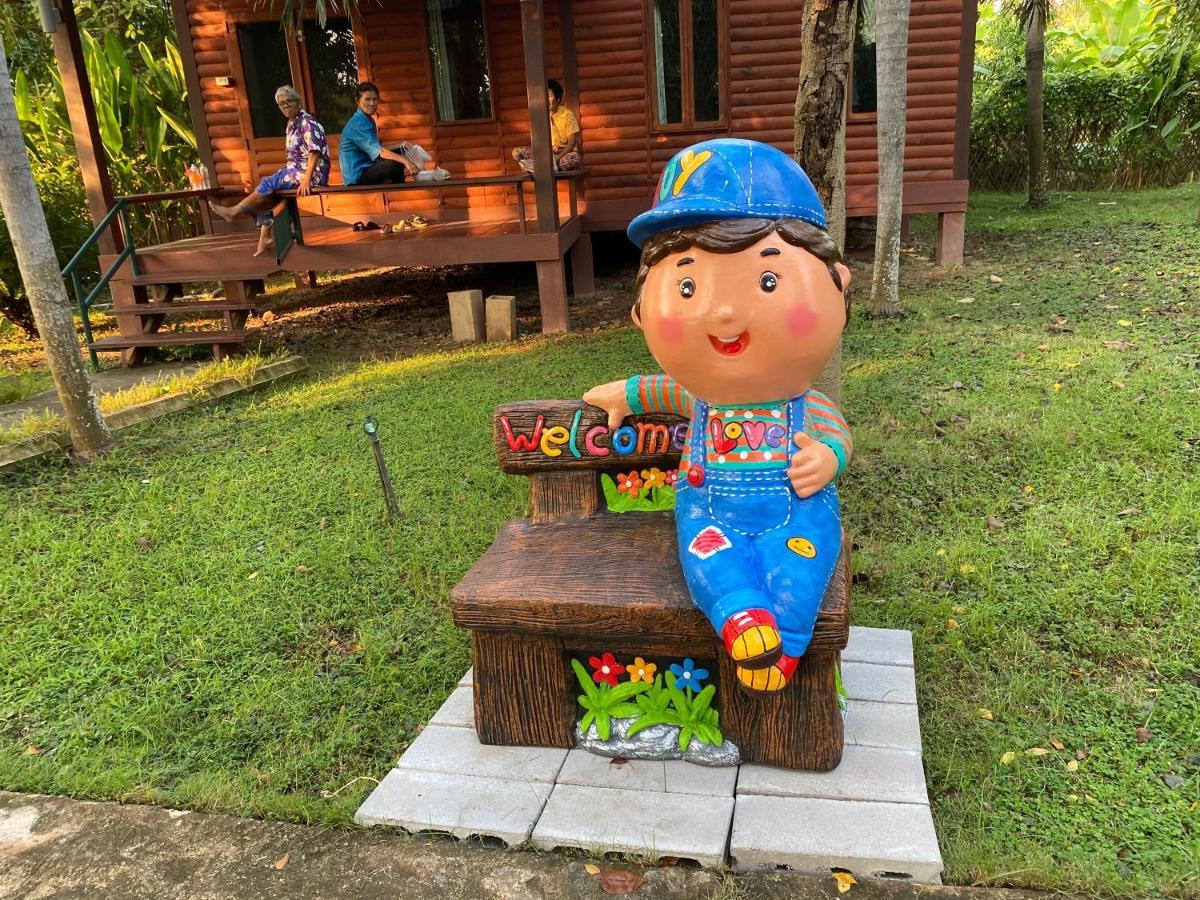 Nung Ni Bang Khon Thi Resort Amphawa Exterior photo