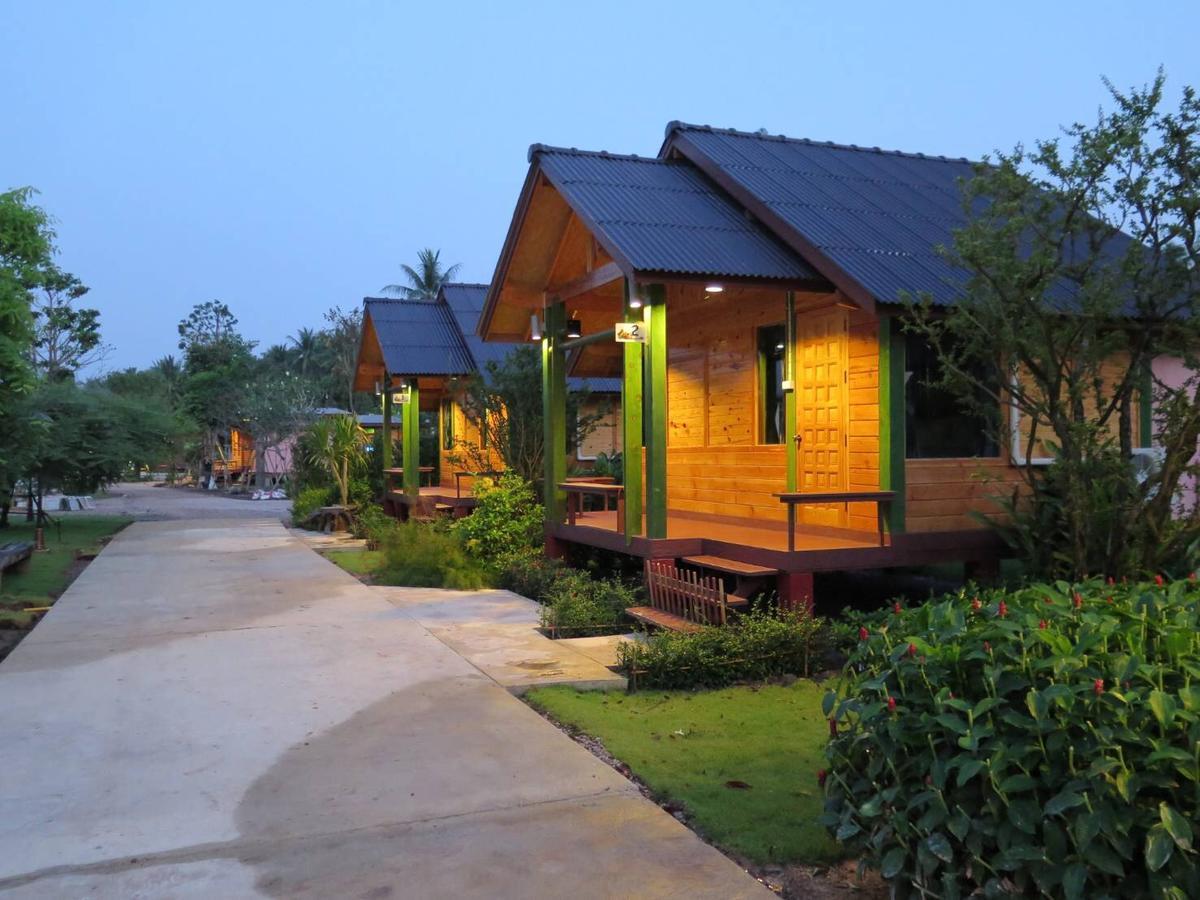 Nung Ni Bang Khon Thi Resort Amphawa Exterior photo