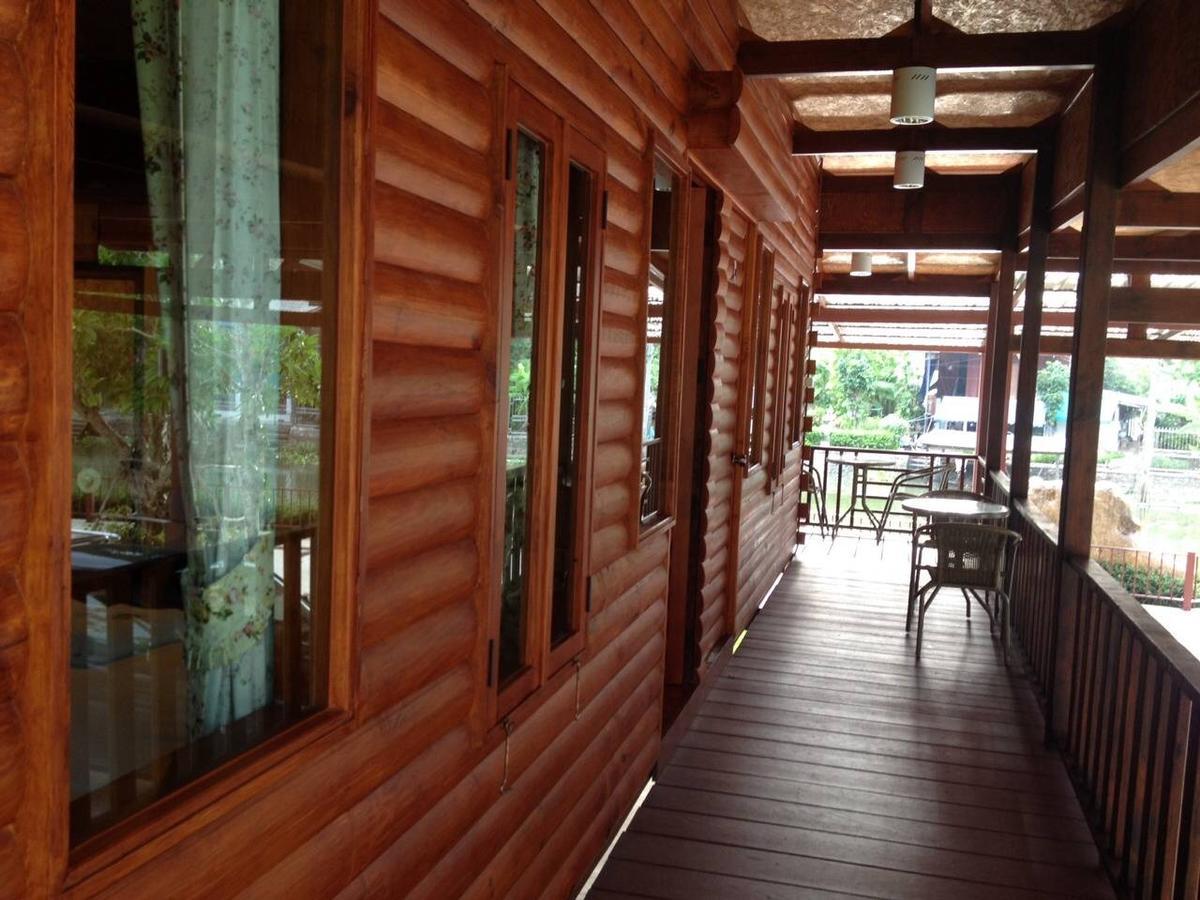 Nung Ni Bang Khon Thi Resort Amphawa Exterior photo