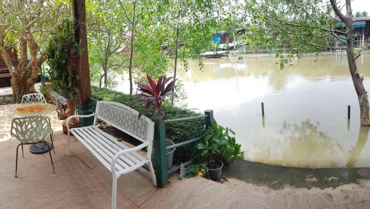 Nung Ni Bang Khon Thi Resort Amphawa Exterior photo