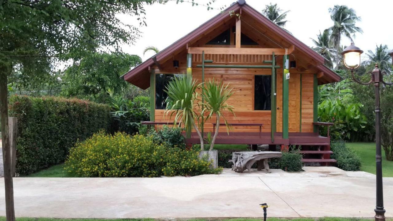 Nung Ni Bang Khon Thi Resort Amphawa Exterior photo