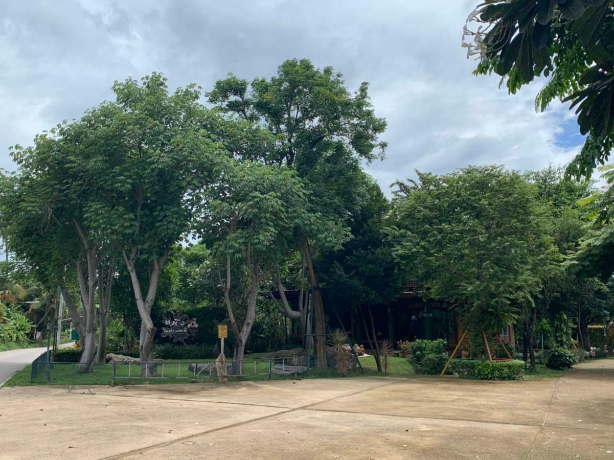 Nung Ni Bang Khon Thi Resort Amphawa Exterior photo